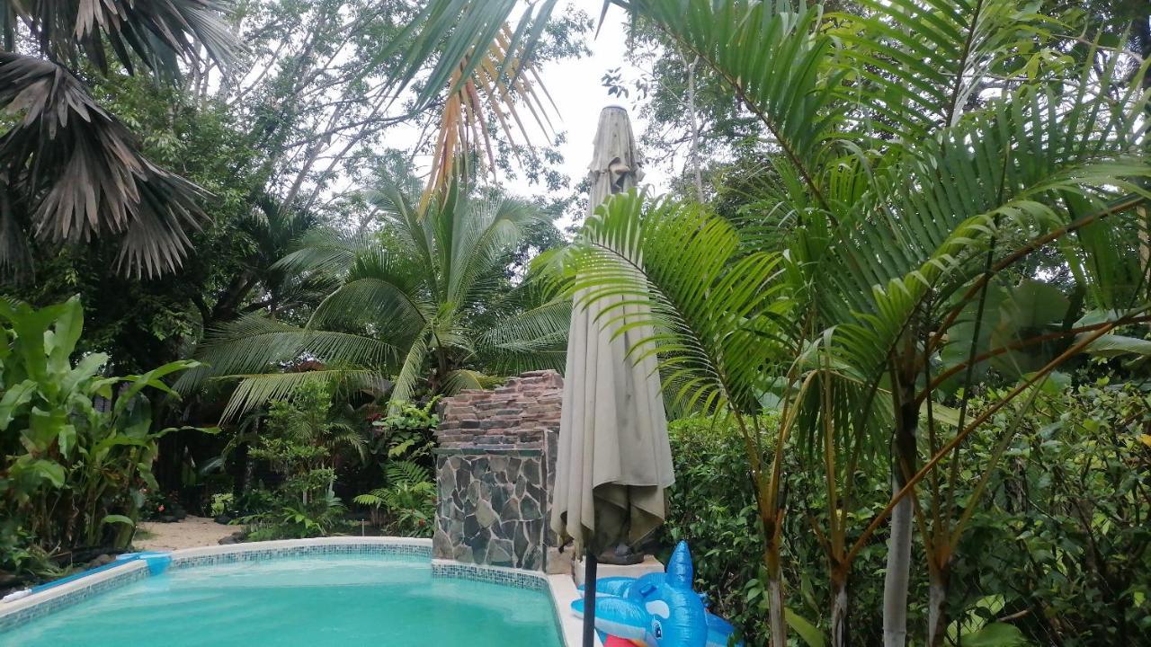 Casa El Colibri Bed & Breakfast Parrita Luaran gambar