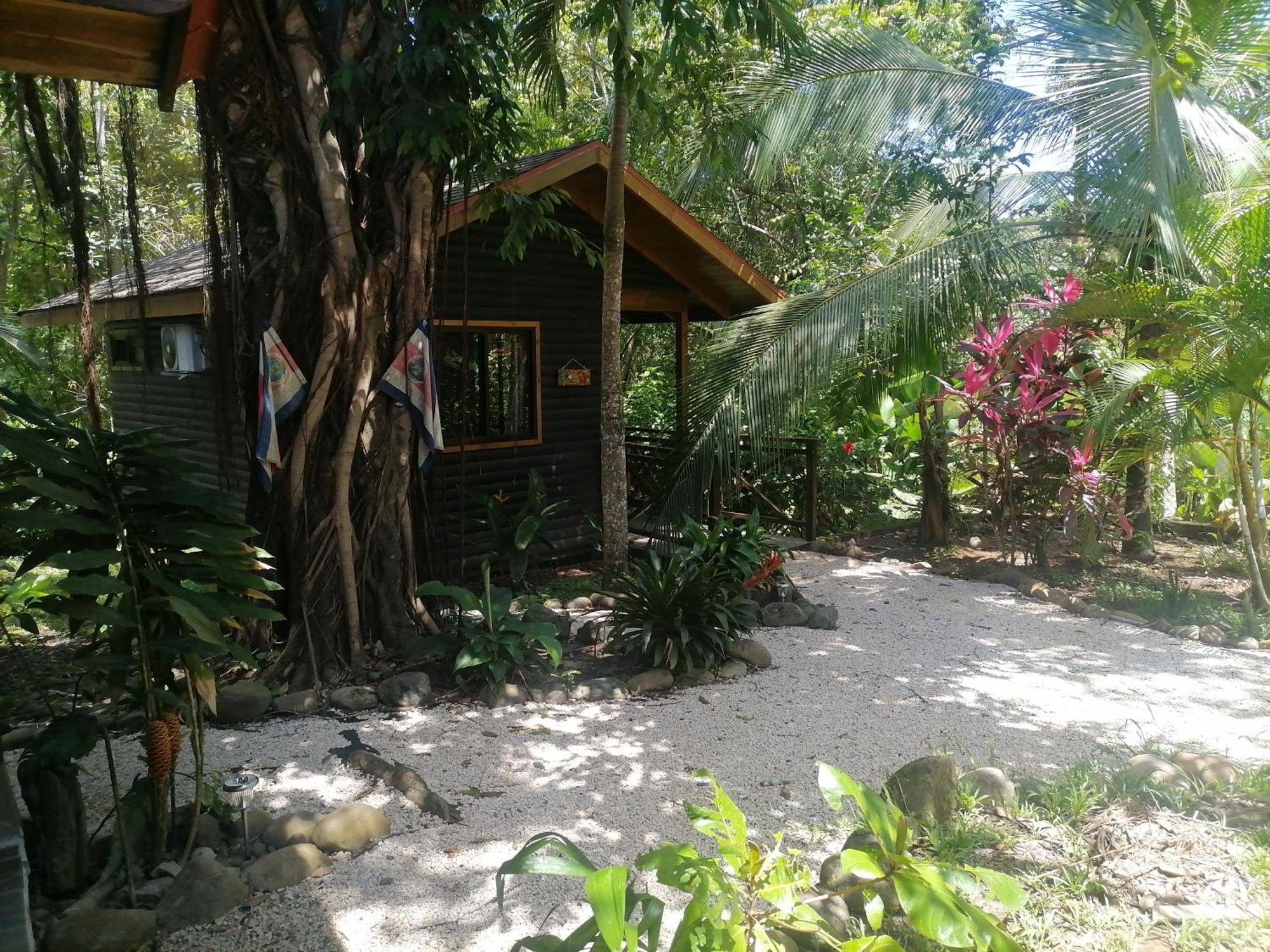 Casa El Colibri Bed & Breakfast Parrita Bilik gambar